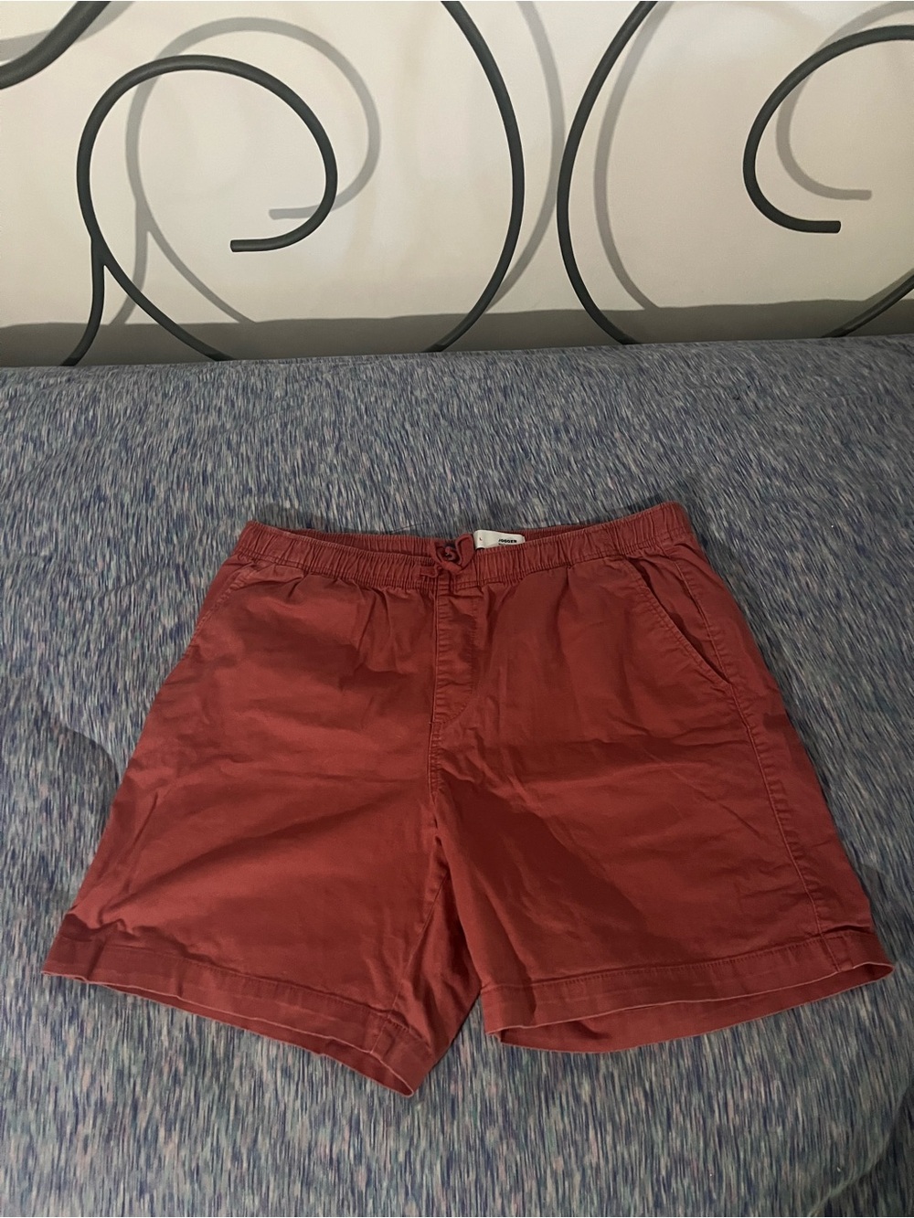 Red Old Navy jogger shorts 🩳 size large 🩳 EUC!